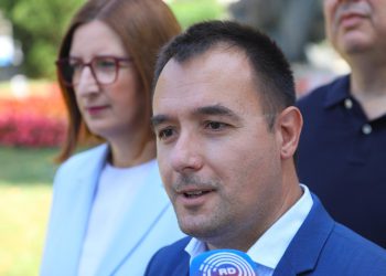 Slobodna Dalmacija – Igor Skoko s Davorom Matijevićem dogovorio tajno glasovanje, a sad napao Marinka Biškića: ‘Čestitam kolegi na outanju!’