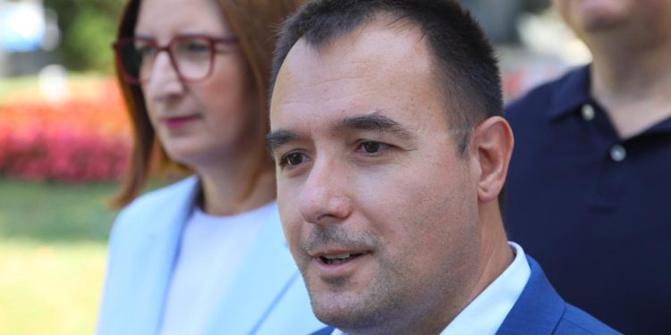 Slobodna Dalmacija – Igor Skoko s Davorom Matijevićem dogovorio tajno glasovanje, a sad napao Marinka Biškića: ‘Čestitam kolegi na outanju!’