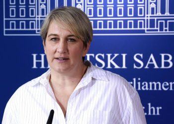 Slobodna Dalmacija – Ivana Marković: ‘Sram me što pjesme o veličanju ustaštva, klanju, ubijanju i paljenju odjekuju ulicama glavnog grada’