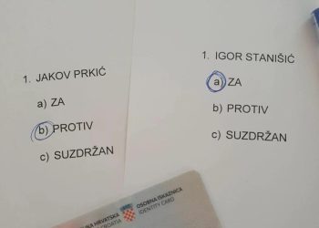 Slobodna Dalmacija – Je li ovo kraj istrage? Javio nam se vijećnik koji tvrdi da je on bio presudna ruka tajnog glasanja: ‘Imam dokaz…‘