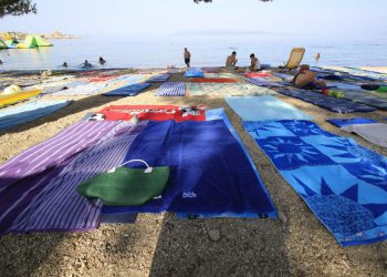 Slobodna Dalmacija – Kako će se neugodno iznenaditi oni koji su ostavili šugamane na ovoj plaži!; ‘Ekipa ima smještaj u blizini, dođu u 7…’