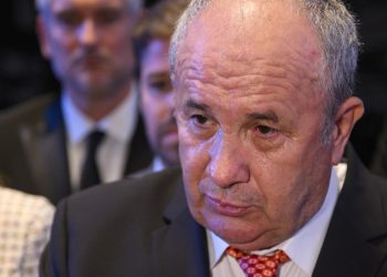 Slobodna Dalmacija – Kerum reagirao na dramu u splitskom vijeću: ‘Ponašajte se odgovorno da se ne rugaju s nama! Slijedi kriza vlasti…’