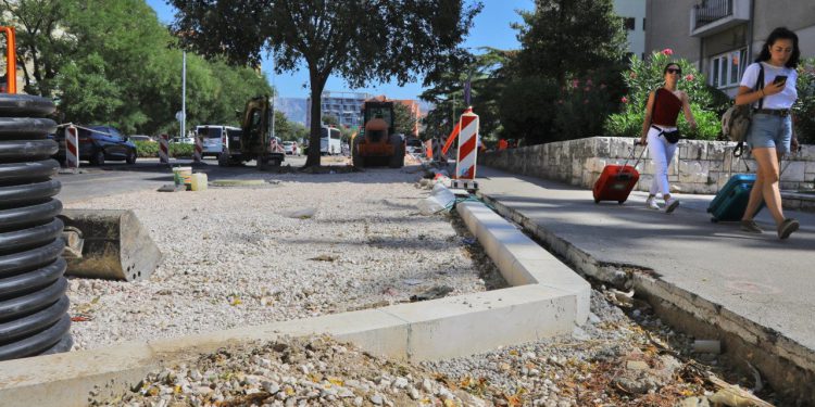 Slobodna Dalmacija – Kod Pravnog fakulteta u Splitu uređivali parking, a onda naišli na ovo! Hoće li misterij konačno biti riješen?