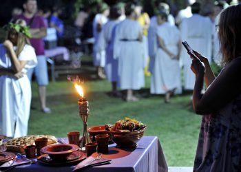 Slobodna Dalmacija – Kruha i igara! Splićani, možete besplatno na borbe gladijatora u susjednu Salonu; stiže čak i car Dioklecijan