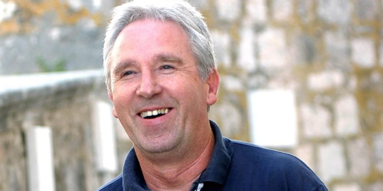 Slobodna Dalmacija – Legendarni brački svećenik danas slavi 50 godina službe. Zna ga cijeli otok: ‘Ne čekajte moj pogreb, dođite dok sam živ‘