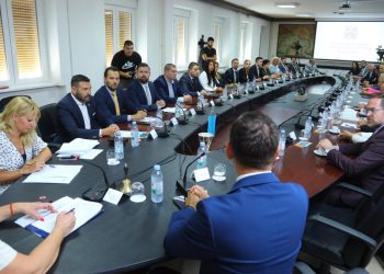 Slobodna Dalmacija – Maske su pale! Konačno se zna tko je bio Šutina 16. ruka, uspoređeni su svi glasački listići