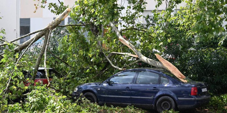 Slobodna Dalmacija – Mnogi Splićani ne mogu sebi doći od šoka što je nevrijeme napravilo njihovim automobilima. Pogledajte ovo