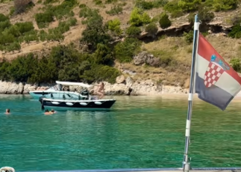 Slobodna Dalmacija – Nijemci objavili video iz Dalmacije: upalili Olivera i uživaju po naški uz pome, kruh, paštetu. Ima li šta lipše?