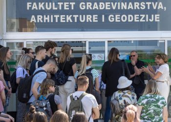 Slobodna Dalmacija – Novi obrat u bizarnom slučaju splitskih studenata! Sveučilište ‘pere ruke’, a mjesec dana čekamo odgovor iz Zagreba