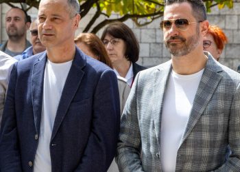 Slobodna Dalmacija – Oglasili se iz sinjskog HDZ-a: ‘Do jučer su govorili da ovdje teče med i mlijeko, a sad je sve katastrofa?‘