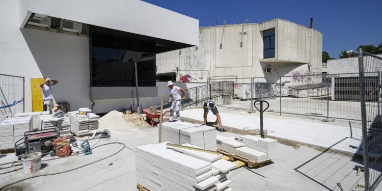 Slobodna Dalmacija – Opet ćemo u šoping na Gripe, prvoj robnoj kući ex. Jugoslavije vraća se sjaj! Splićani oduševljeni, a šef kotara kaže…