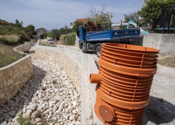 Slobodna Dalmacija – Opet se zahuktavaju radovi na istoku Splita! Izašla važna obavijest za vozače; zatvara se dio prometnica…