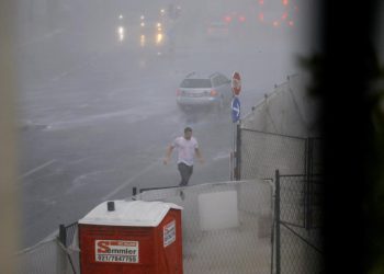 Slobodna Dalmacija – Opsadno stanje u Split. Vatrogasci dižu sve četiri smjene, vani je totalni kaos