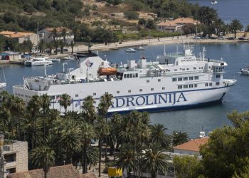 Slobodna Dalmacija – Otočani državi uputili vapaj: ‘Život nam ne staje 31. kolovoza, produžite nam sezonu…’ Žele nazad i ‘svoj’ trajekt…