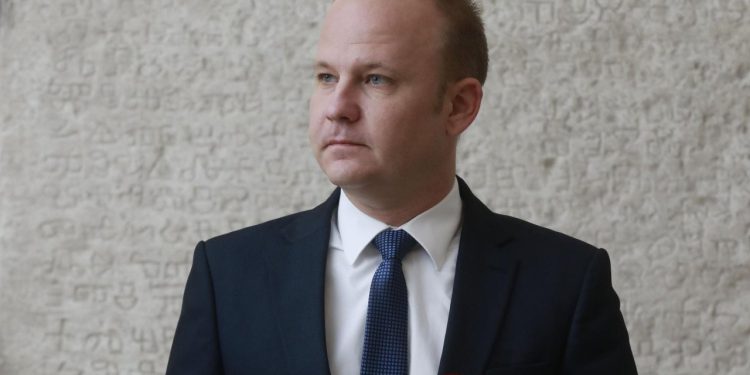 Slobodna Dalmacija – Ovaj je čovjek doveden da napravi ‘remont’ u splitskom SDP-u: ‘Oko Matijevića je bilo zle krvi, računam na ove ljude’