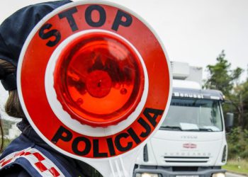 Slobodna Dalmacija – Ovaj put ni suci nisu imali milost! Strpali u zatvor pijanog Splićanina; novčana kazna bi ga mogla brzo otrijezniti