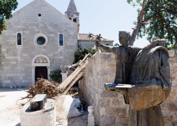 Slobodna Dalmacija – Perivoj, najveći čempres, Hajdukova murva… Nevrijeme uništilo i razotkrilo razinu zapuštenosti splitskog zelenila!