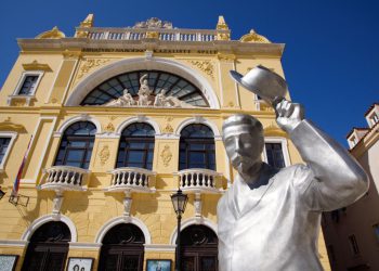 Slobodna Dalmacija – Počela čistka i na splitskoj kulturnoj sceni! Šuta raspustio Kazališno vijeće; ovo su imena koja su ‘eliminirana’