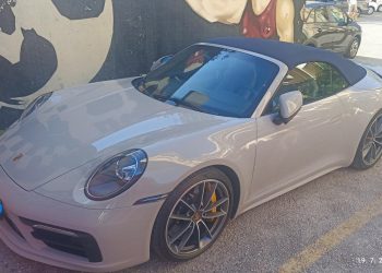 Slobodna Dalmacija – Pogledajte kako se ponaša Poljak na ljetovanju u Splitu. Svoj luksuzni automobil nije moga parkirati na drugo mjesto?!