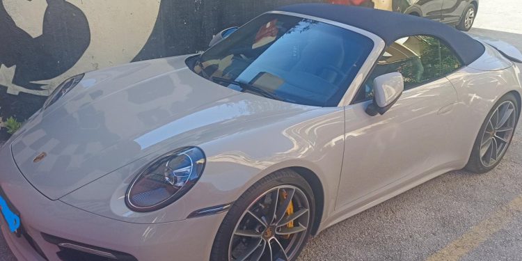 Slobodna Dalmacija – Pogledajte kako se ponaša Poljak na ljetovanju u Splitu. Svoj luksuzni automobil nije moga parkirati na drugo mjesto?!