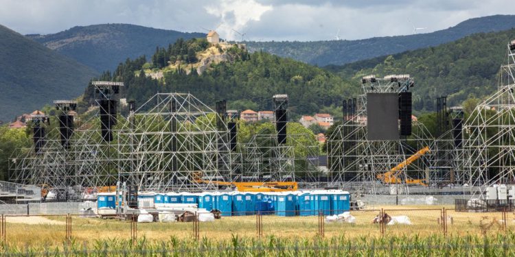 Slobodna Dalmacija – Policija poslala poruku Thompsonovim fanovima: ‘Krenite već ujutro za Sinj, a najbolje da idete ovim pravcima…’