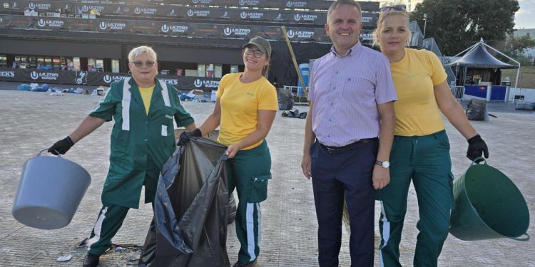 Slobodna Dalmacija – Pred njima je jutros najveći posao, a one se smiju! Na Park mladeži stigao im je i šef: ‘Po mom iskustvu, do 10 sati…’