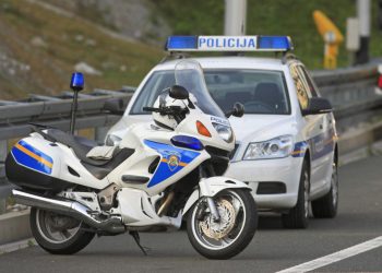 Slobodna Dalmacija – Prometna u Splitu: motociklist teško ozlijeđen u sudaru s osobnim automobilom, policija regulira promet