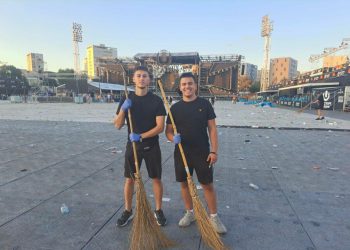 Slobodna Dalmacija – Puno bi splitske mladosti radije doma ležalo nego ovako zarađivalo, Bepo i David: ‘Nijedan posao nije sramota raditi’