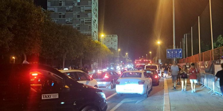 Slobodna Dalmacija – Ruše se splitski rekordi, taksi vožnja do Mertojaka skače na sto eura: ‘Malo sačekaj seko, past će, je***a, Ultra je’