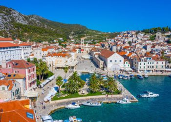 Slobodna Dalmacija – Slovenka: ‘Nema žive duše, a pivo 8,5 eura. Gledam i cijenu špageta… To nije normalno!’; ovaj joj je detalj zasmetao