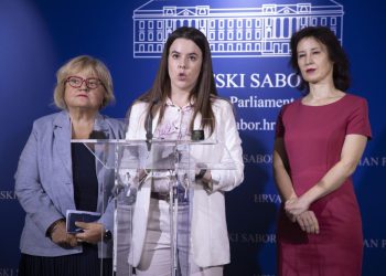 Slobodna Dalmacija – Splitski HDZ-ovac žestoko opleo po ženama s ljevice: ‘A kad je Puljak pjevao ustaške?! Demoniziraju domoljublje…’