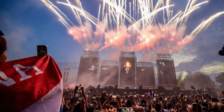 Slobodna Dalmacija – Splitski SDP-ovac o Thompsonovom koncertu: Razumijem ‘Bojnu Čavoglave’. Treba prestati dizati paniku..