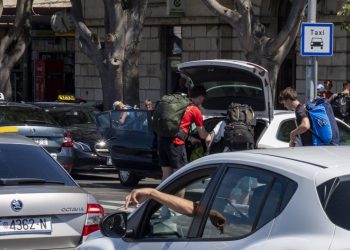 Slobodna Dalmacija – Splitski taksisti prosvjeduju: ‘Pokažimo da nismo robovi, nego ljudi sa stavom i dostojanstvom!’