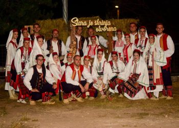 Slobodna Dalmacija – ‘Stara je škrinja otvorena’: na 22. međunarodnoj smotri u Muću okuplja se više od 500 folkloraša