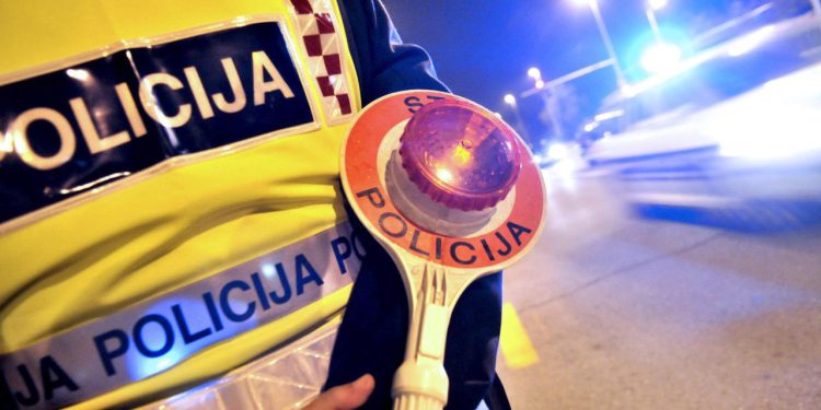 Slobodna Dalmacija – Suci ipak nisu imali milosti! Strpali u zatvor Splićanina koji je uporno vozio bez dozvole; kazna bi mogla biti i gora