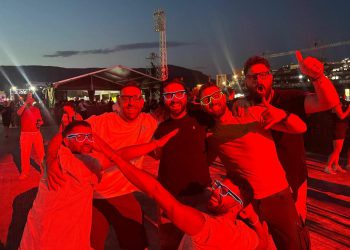 Slobodna Dalmacija – Tko kaže da je festivalska moda samo za žene? Pogledajte kako su se momci sinoć dotjerali, ništa bez talijanskog šarma