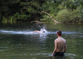 Slobodna Dalmacija – Utopio se dječak na kontinentu: Ni Cetina nije sigurna, jedno mjesto zovu Zeleni vir. Oprez, i ta rijeka odnosi živote