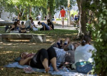 Slobodna Dalmacija – VIDEO Njima ne treba Žnjan! Pogledajte iživljavanje turista u splitskoj fontani: ‘Sodoma i Gomora! Di su komunalci?’