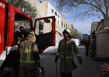 Slobodna Dalmacija – Vatrogasci su se i jučer dobro naradili. U pola noći izbio požar u samom srcu Splita, dojurili su u centar