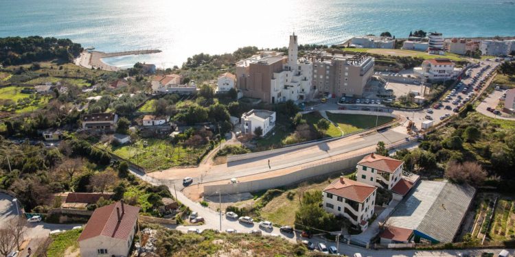 Slobodna Dalmacija – Vozači oprez! U ponedjeljak je u Splitu na snazi privremena regulacija prometa u zoni križanja Bušićeve i Zajčeve