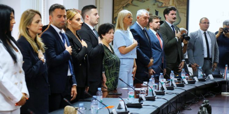 Slobodna Dalmacija – Zadnji put ćorak, za vlast u Splitu HDZ-u fali jedna ruka! Zna se tko će donijeti odluku, ali postavlja se pitanje…