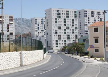 Slobodna Dalmacija – Zbog stanice nastao kaos na istoku Splita! Čelni čovjek smiruje: ‘Zvali su nam inspekcije! Nismo imali gdje…’