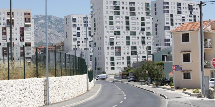 Slobodna Dalmacija – Zbog stanice nastao kaos na istoku Splita! Čelni čovjek smiruje: ‘Zvali su nam inspekcije! Nismo imali gdje…’