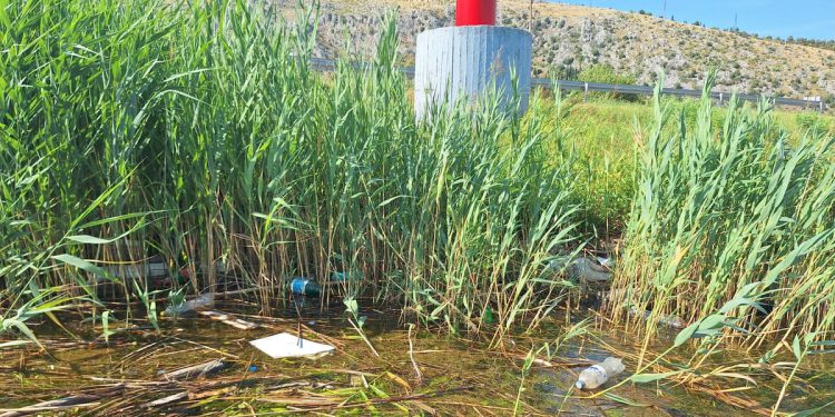 Smeće pluta i slijeva se u Jadran!