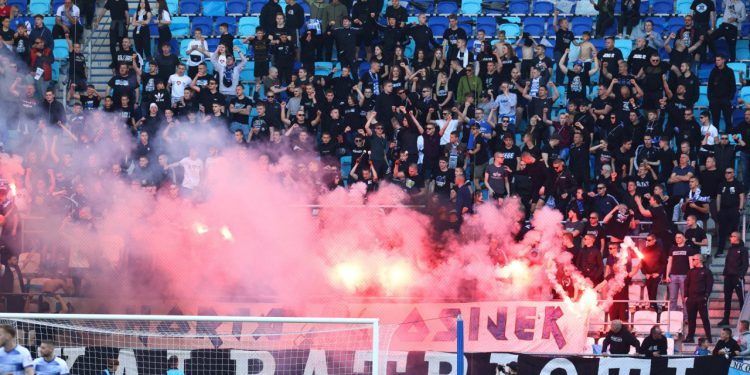 Sportske novosti – Apel Osijekovih navijača: ‘Nemojmo dopustiti da nas tamo neki vlado, valentina i ferenc podijele’
