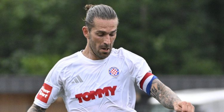 Sportske novosti – Detalji incidenta: Livaja je stao u obranu dva Hajdukova dragulja? Evo što u cijeloj priči jako začuđuje