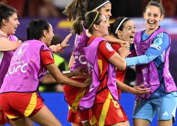 Sportske novosti – Dvije dominantne sile ženskog nogometa u borbi za prestižni naslov. Rekord posjećenosti je već srušen