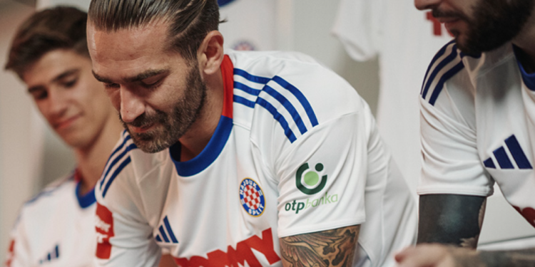 Sportske novosti – FOTO Bijeli predstavili novi dres za sljedeću sezonu, sviđa li vam se? ‘Ovo je nastavak priče koju Hajduk živi…’