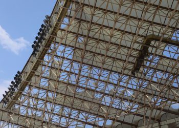 Sportske novosti – Hajdukov predsjednik: ‘Stadion se i zapalio, a stabla su pala na mjesta gdje su mogli sjediti treneri…’