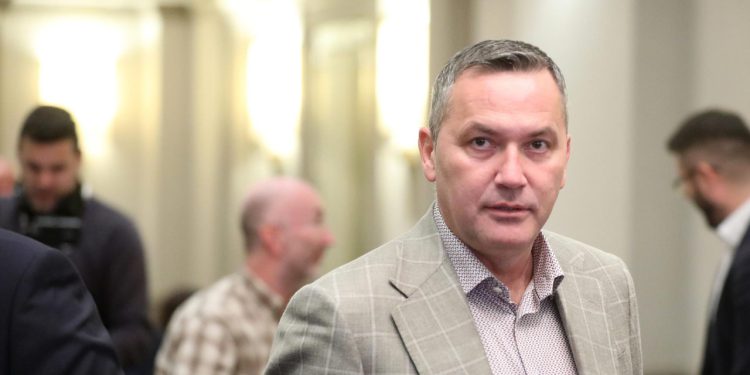 Sportske novosti – Kaos i cirkus bili su zajamčeni! Evo što se točno dogodilo u HNS-u i kome bi bijesni Kustić mogao uručiti otkaz